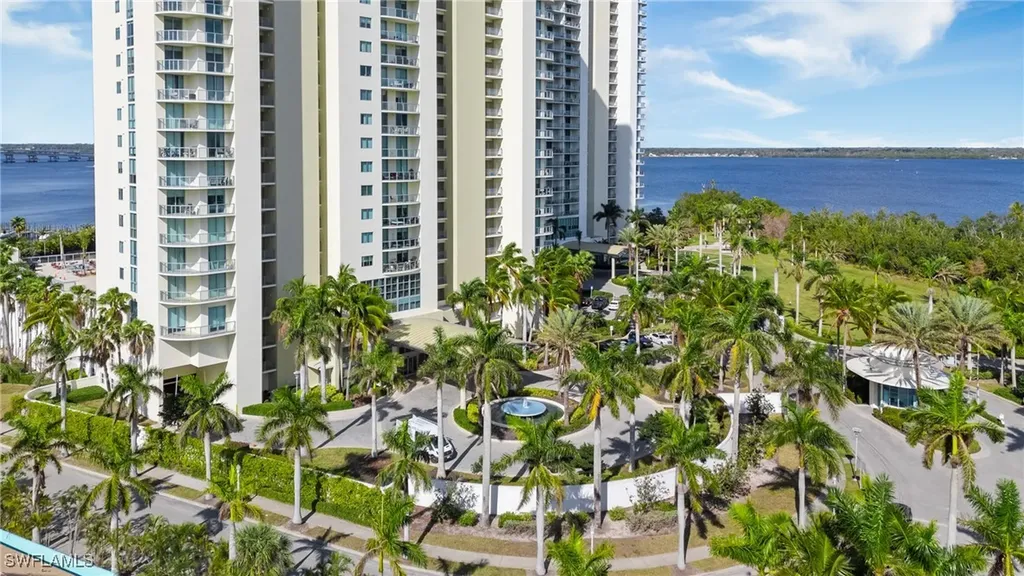 3000 Oasis Grand Boulevard Fort Myers FL 33916