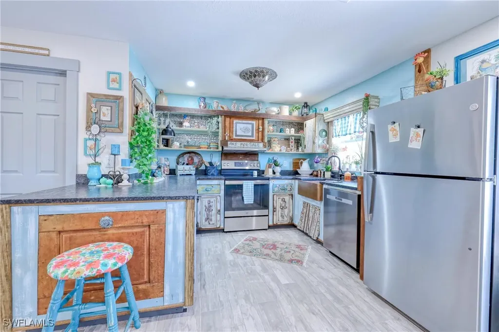 220 Hurricane Lane Sanibel FL 33957