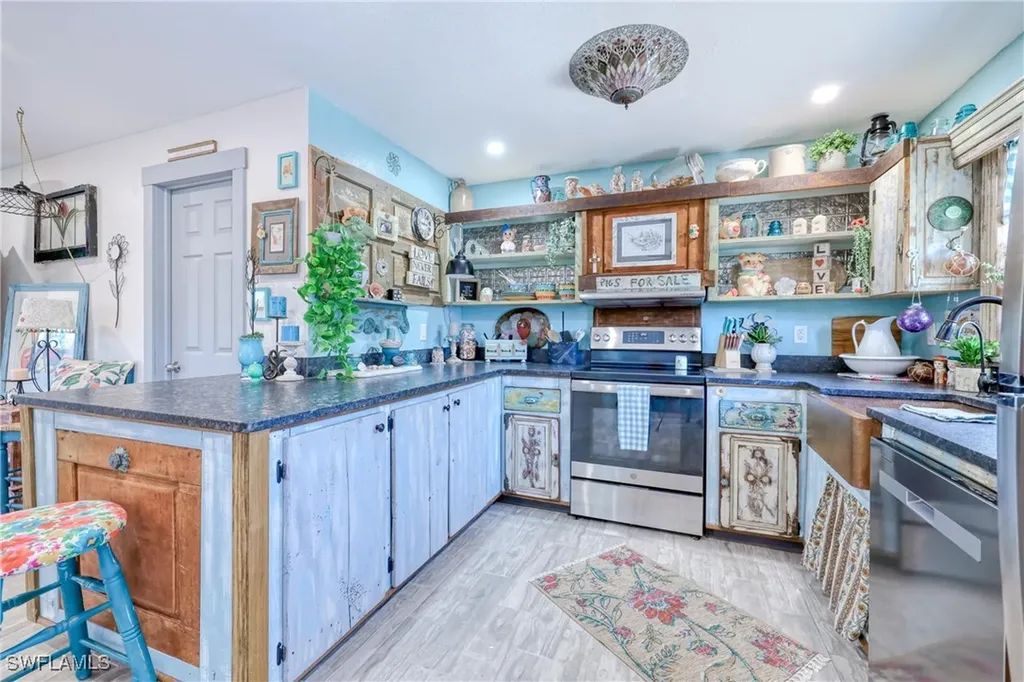 220 Hurricane Lane Sanibel FL 33957