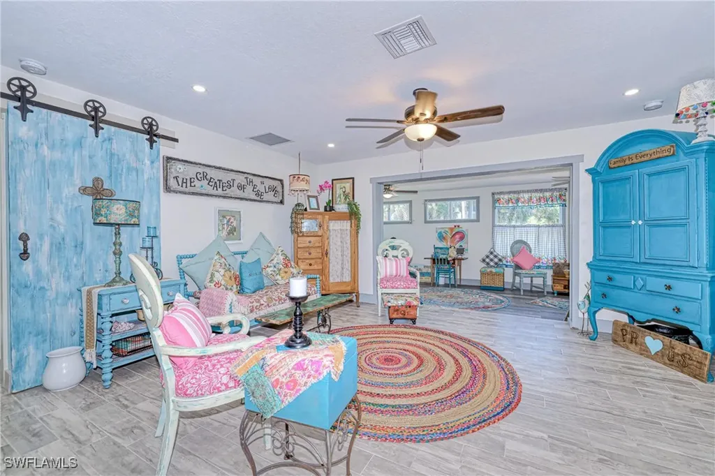 220 Hurricane Lane Sanibel FL 33957