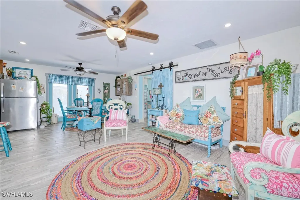 220 Hurricane Lane Sanibel FL 33957