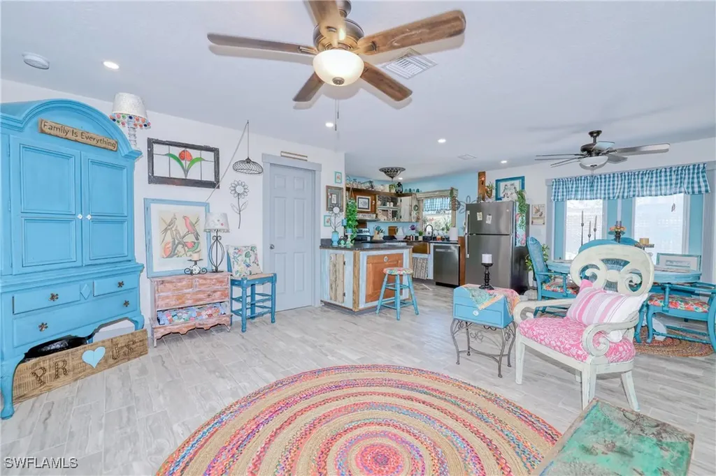 220 Hurricane Lane Sanibel FL 33957