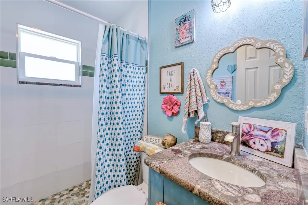 220 Hurricane Lane Sanibel FL 33957