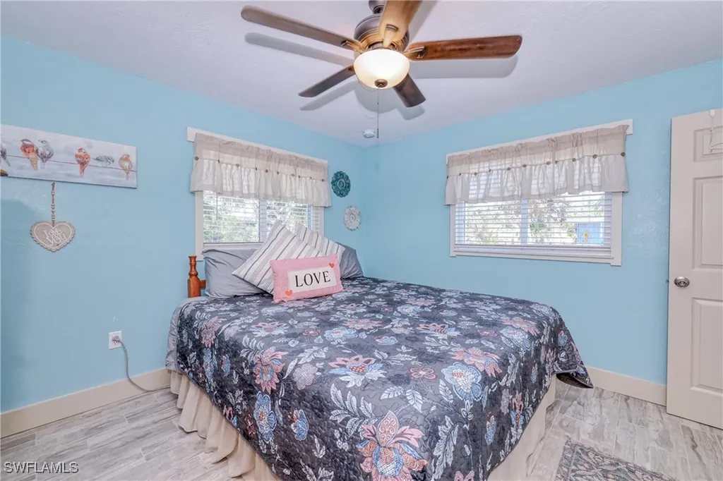 220 Hurricane Lane Sanibel FL 33957