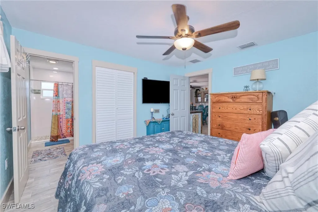 220 Hurricane Lane Sanibel FL 33957