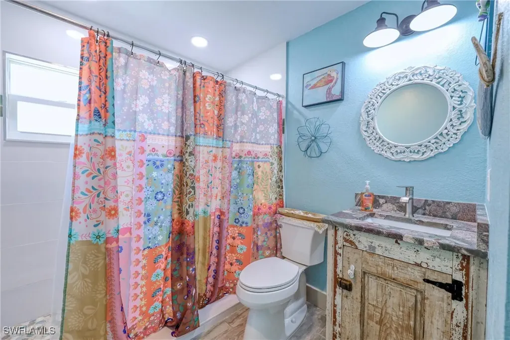 220 Hurricane Lane Sanibel FL 33957