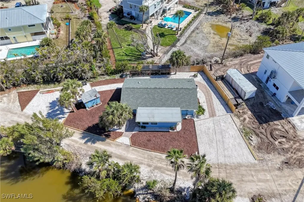 220 Hurricane Lane Sanibel FL 33957