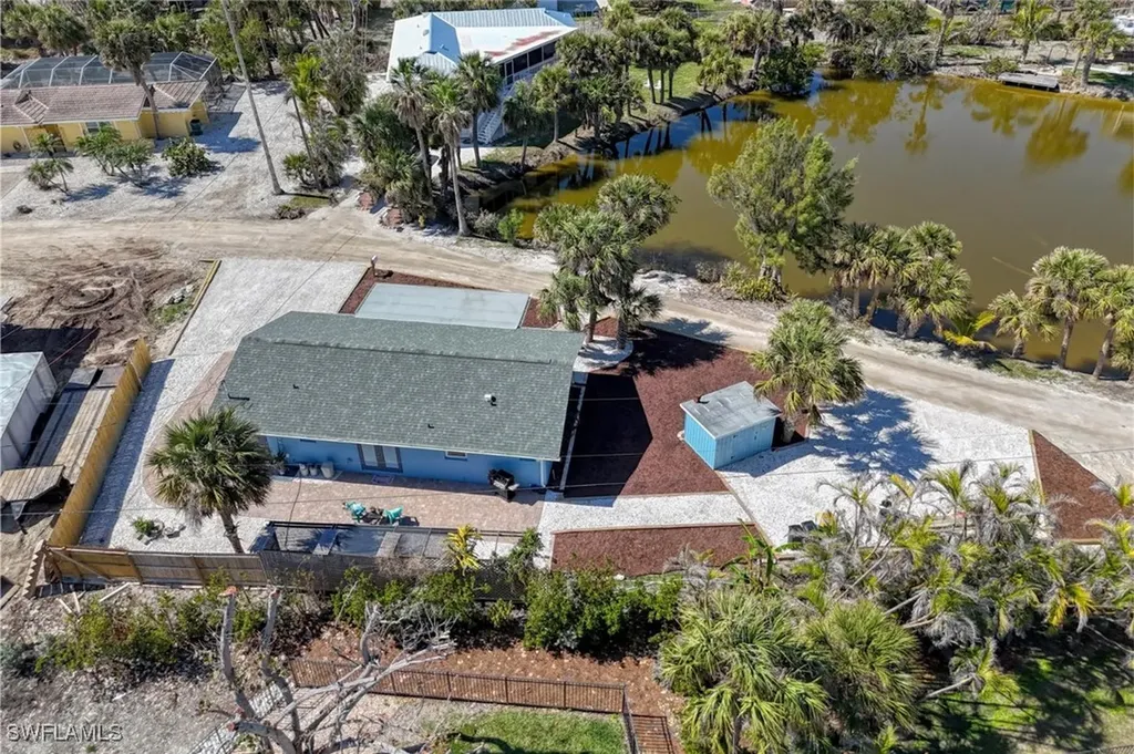 220 Hurricane Lane Sanibel FL 33957