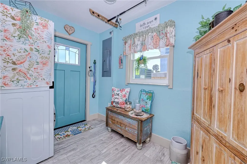 220 Hurricane Lane Sanibel FL 33957