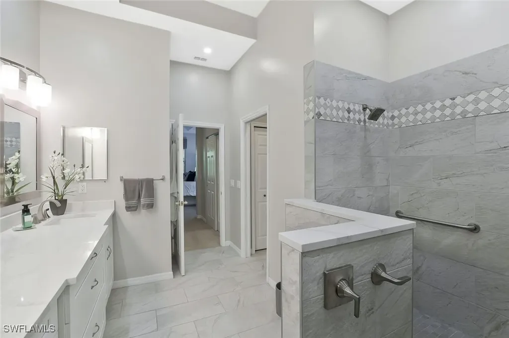 1118 Dorchester Court Naples FL 34104