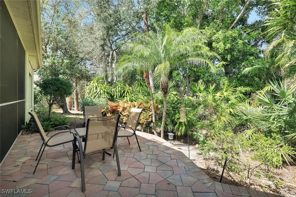 1118 Dorchester Court Naples FL 34104