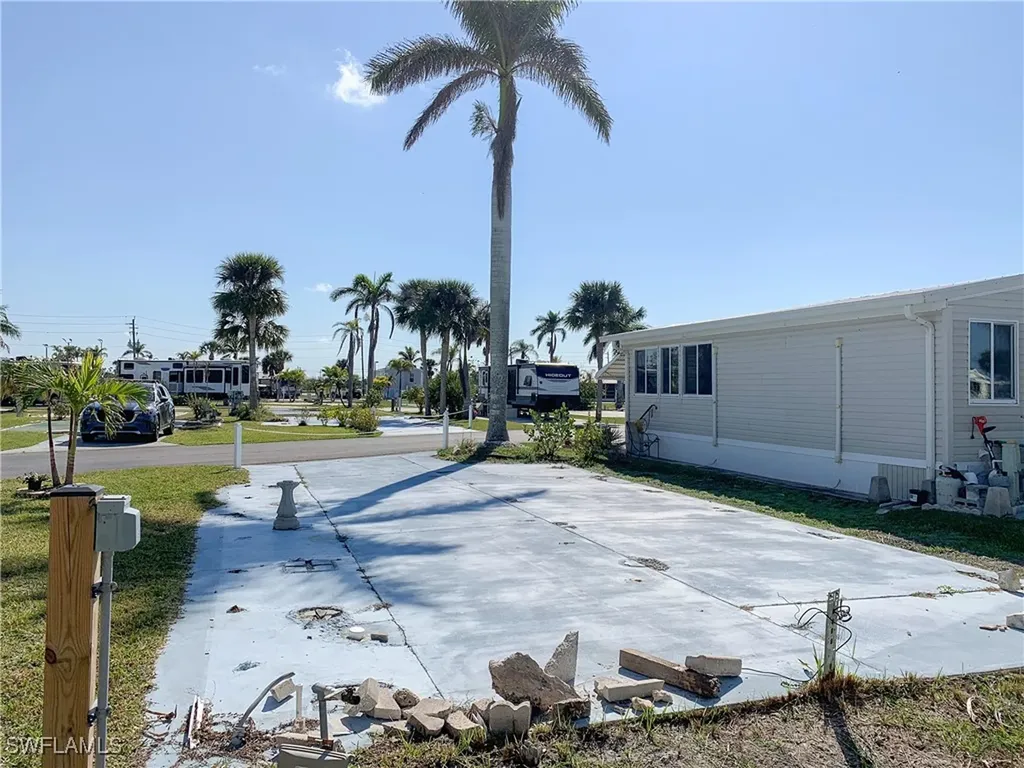 19681 Summerlin #225J Road Fort Myers FL 33908