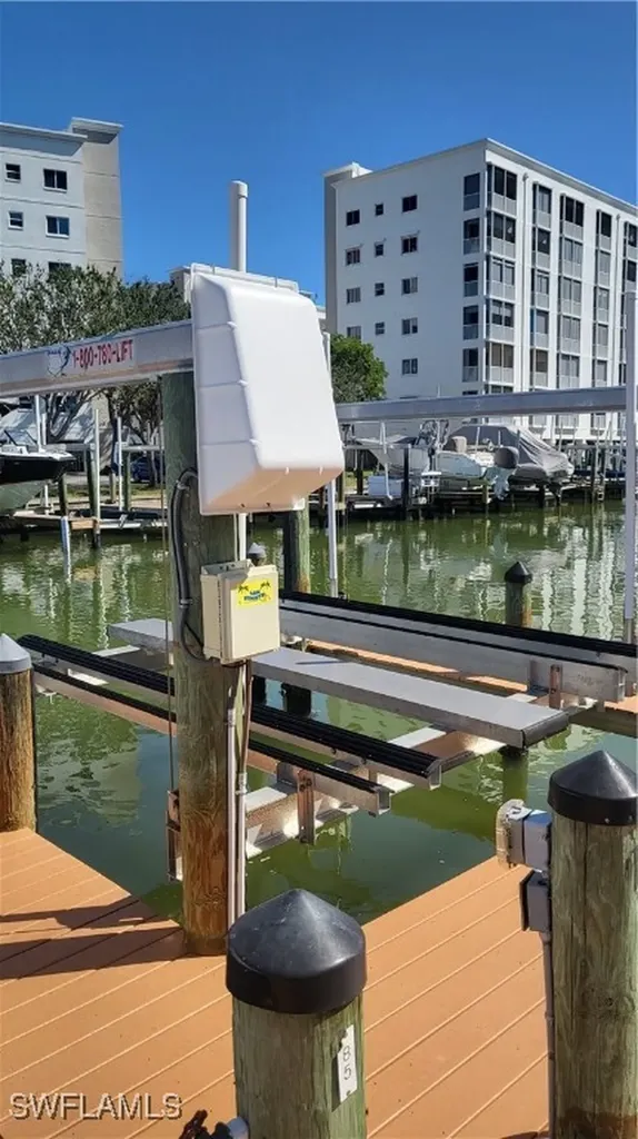 Hibiscus Boat Dock #86 Bay Beach Lane Fort Myers Beach FL 33931