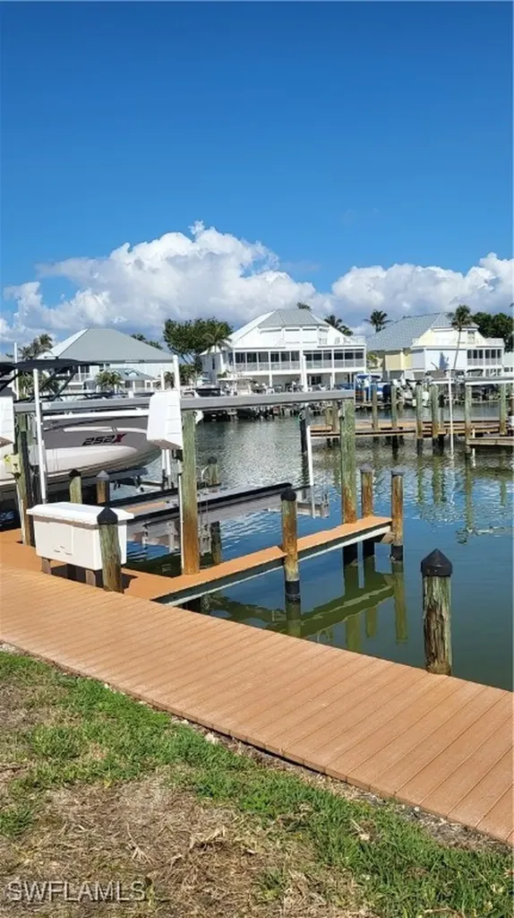 Hibiscus Boat Dock #86 Bay Beach Lane Fort Myers Beach FL 33931