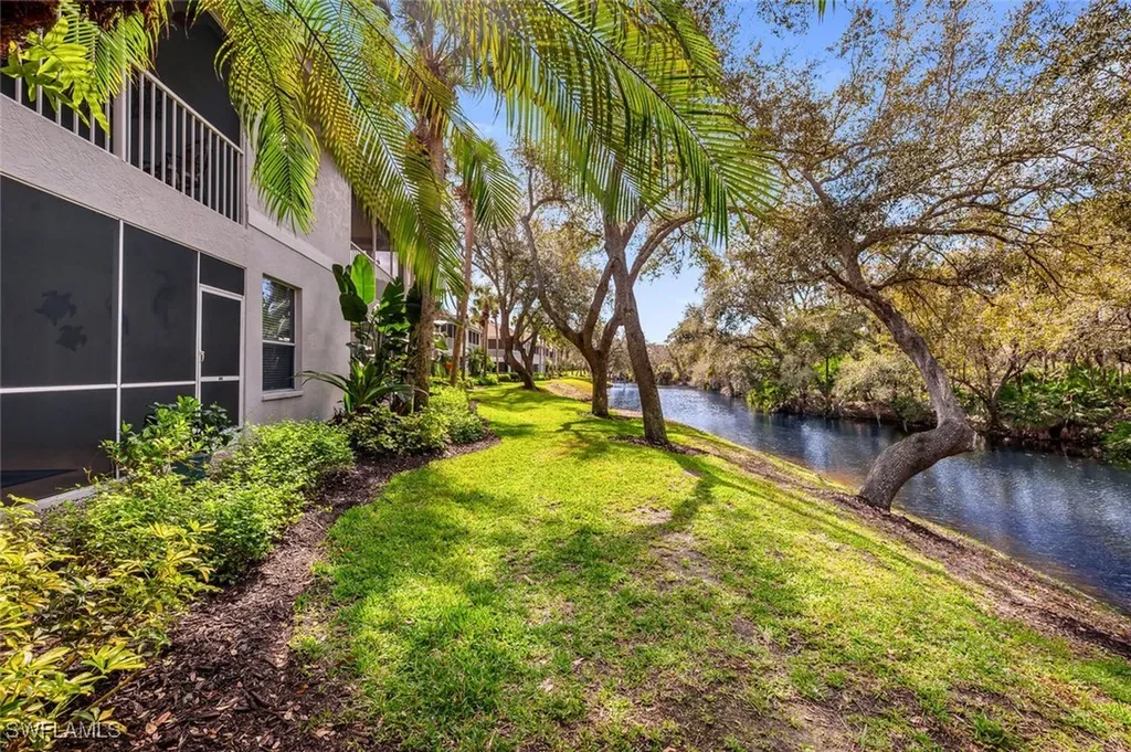 Bonita Springs FL, 25212 Pelican Creek Circle, Unit 102