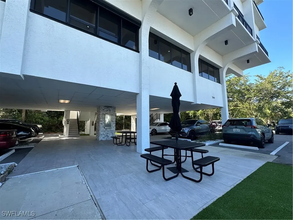 700 11th Street S Naples FL 34102