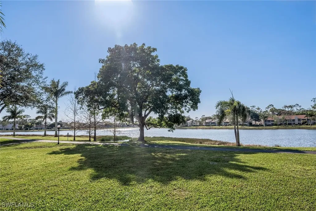 2922 Kings Lake Boulevard Naples FL 34112