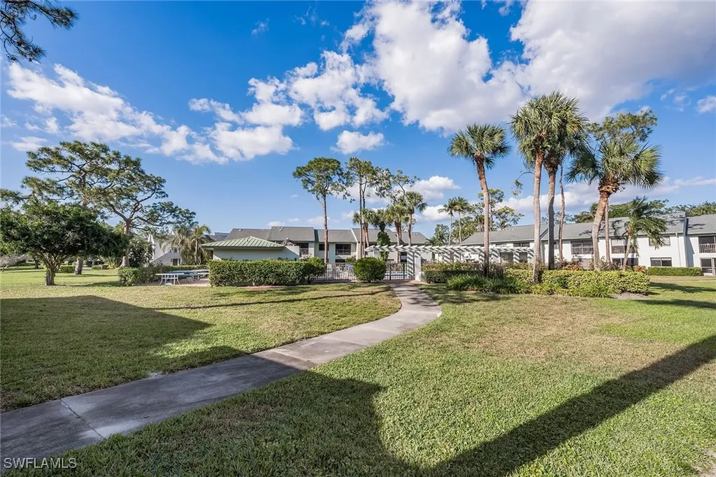 2922 Kings Lake Boulevard Naples FL 34112