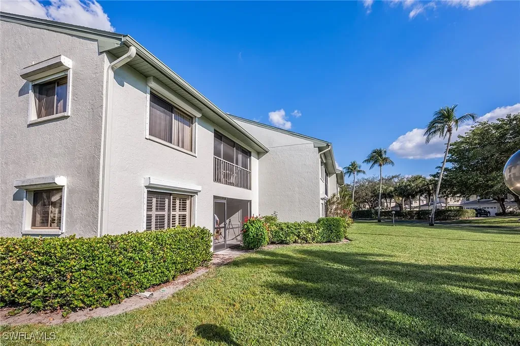 2922 Kings Lake Boulevard Naples FL 34112
