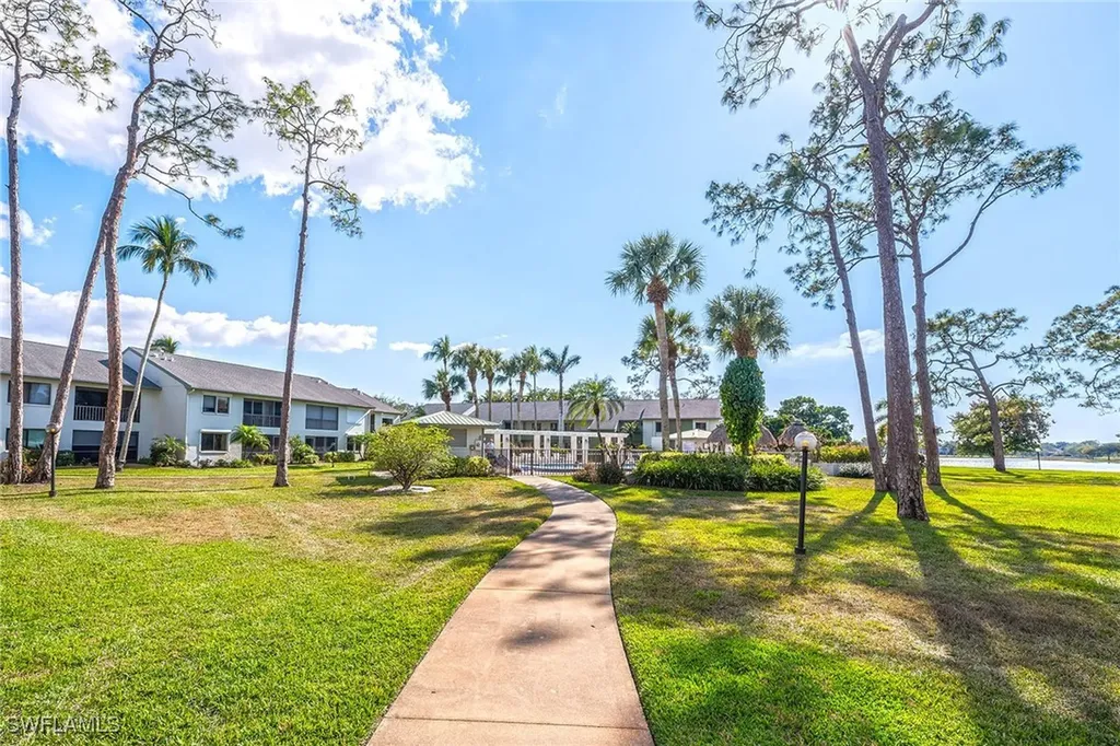 2922 Kings Lake Boulevard Naples FL 34112