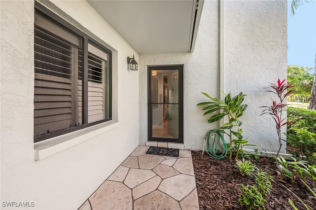 2922 Kings Lake Boulevard Naples FL 34112
