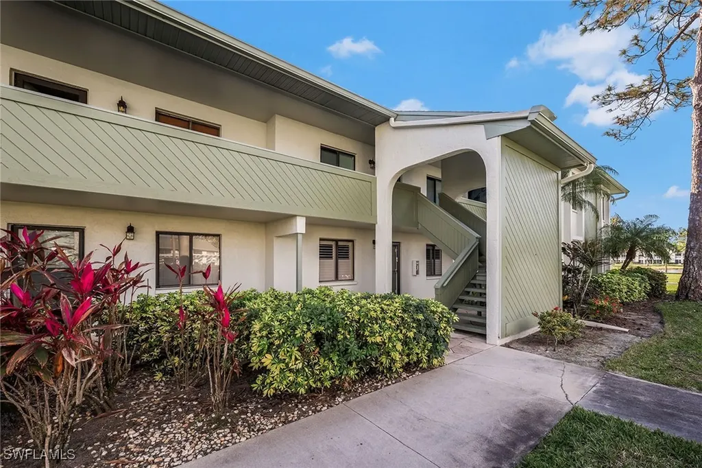 2922 Kings Lake Boulevard Naples FL 34112