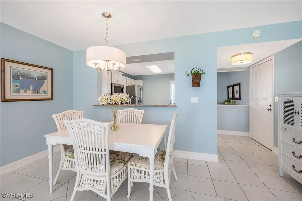 2922 Kings Lake Boulevard Naples FL 34112
