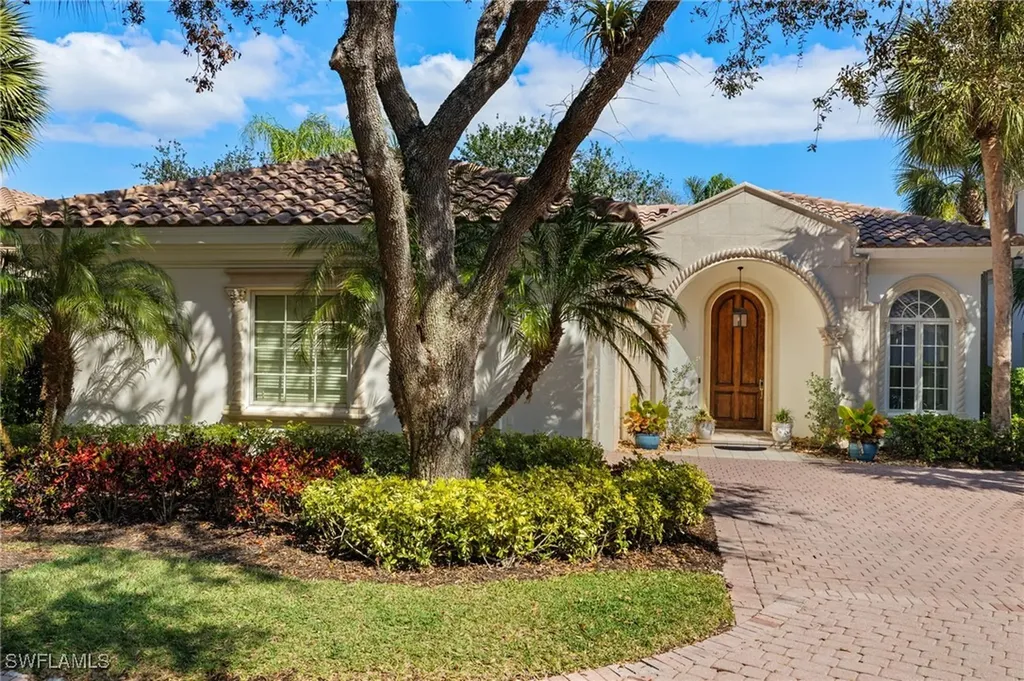 4670 Via Roma Estero FL 34134