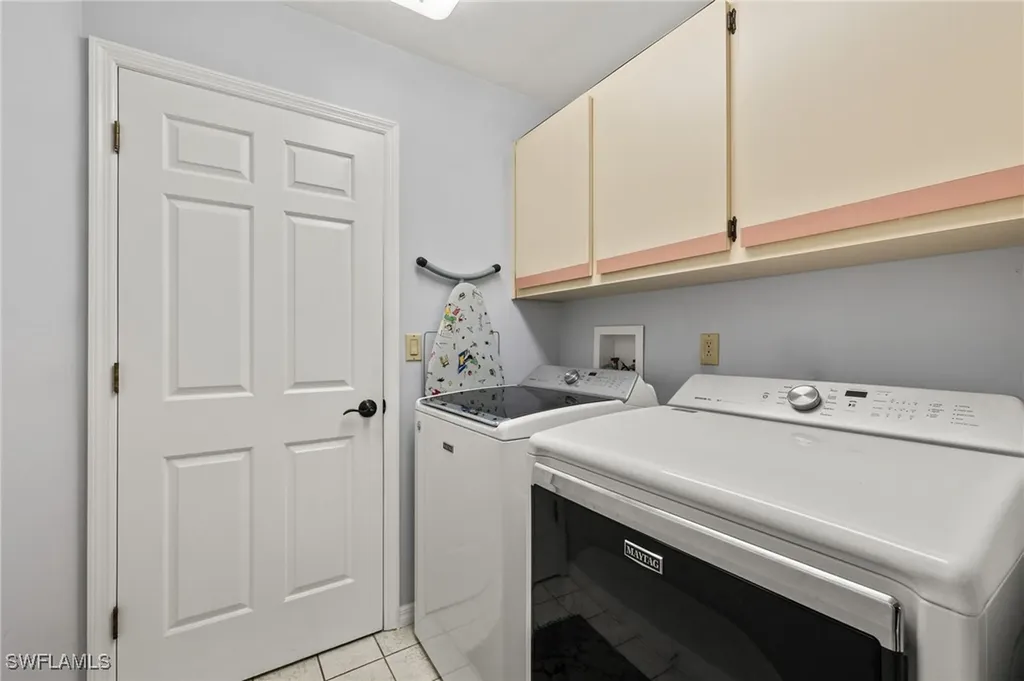 943 NE 23rd Avenue Cape Coral FL 33909