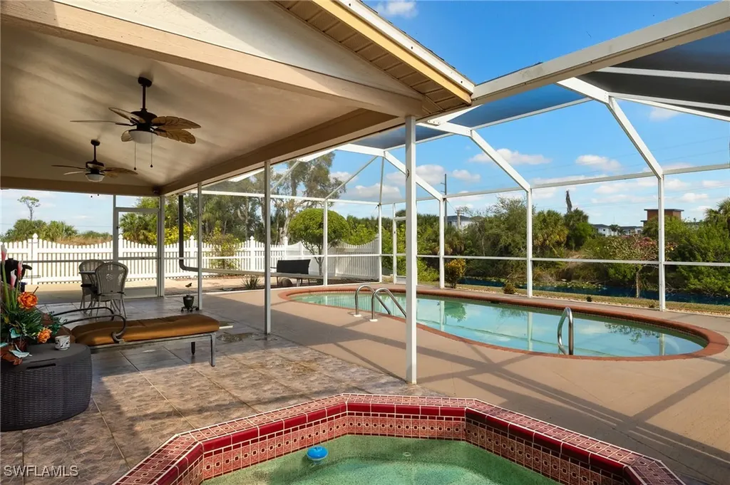 943 NE 23rd Avenue Cape Coral FL 33909