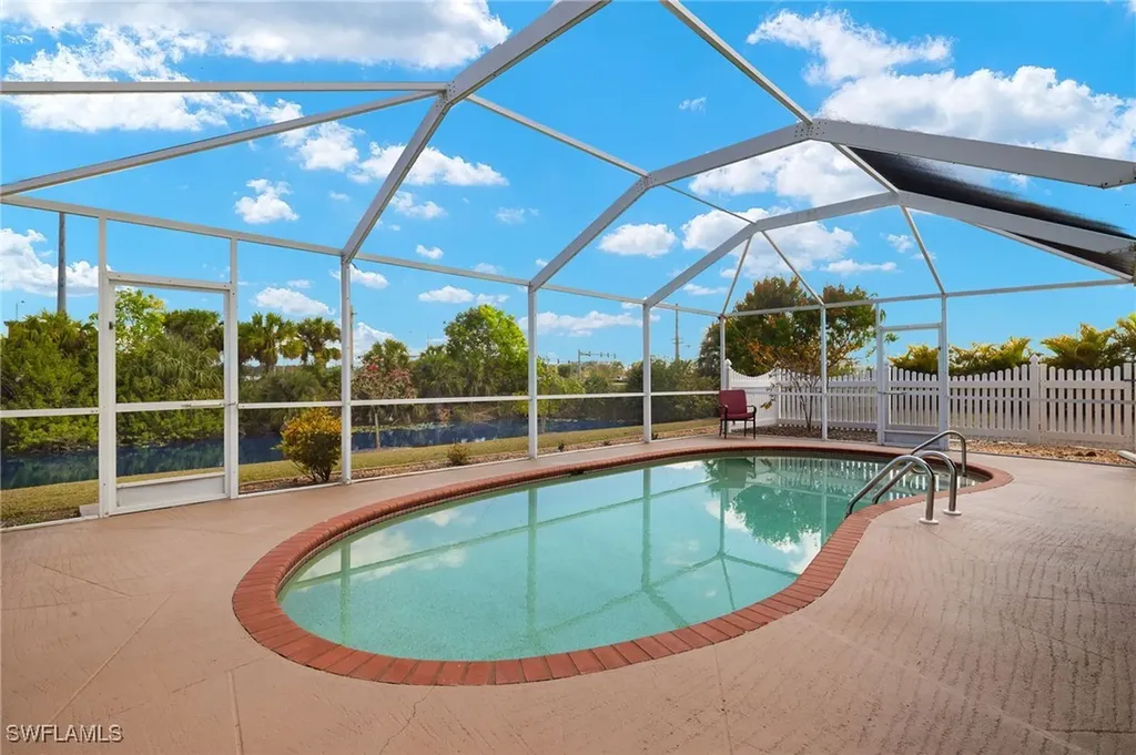 943 NE 23rd Avenue Cape Coral FL 33909