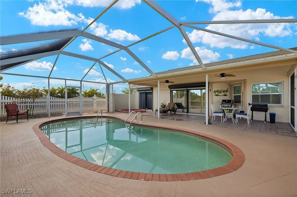 943 NE 23rd Avenue Cape Coral FL 33909