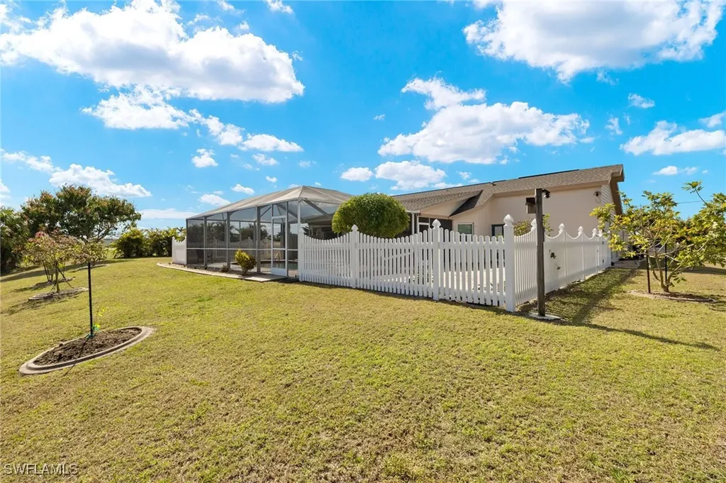 943 NE 23rd Avenue Cape Coral FL 33909