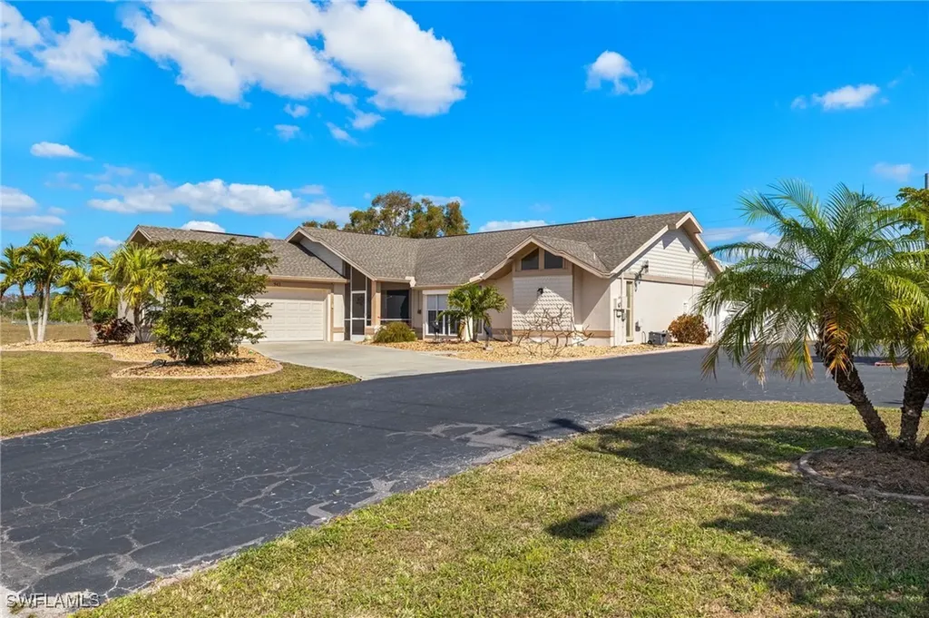 943 NE 23rd Avenue Cape Coral FL 33909