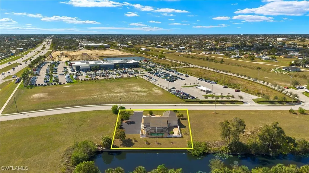 943 NE 23rd Avenue Cape Coral FL 33909