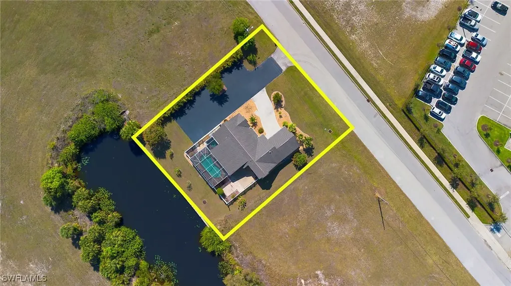 943 NE 23rd Avenue Cape Coral FL 33909