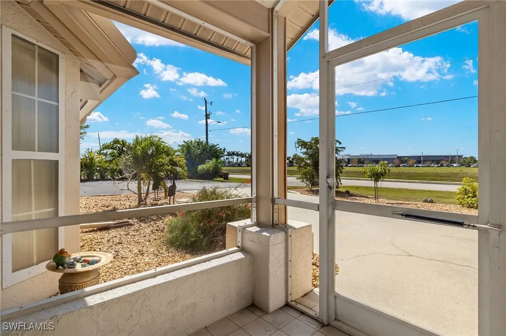 943 NE 23rd Avenue Cape Coral FL 33909