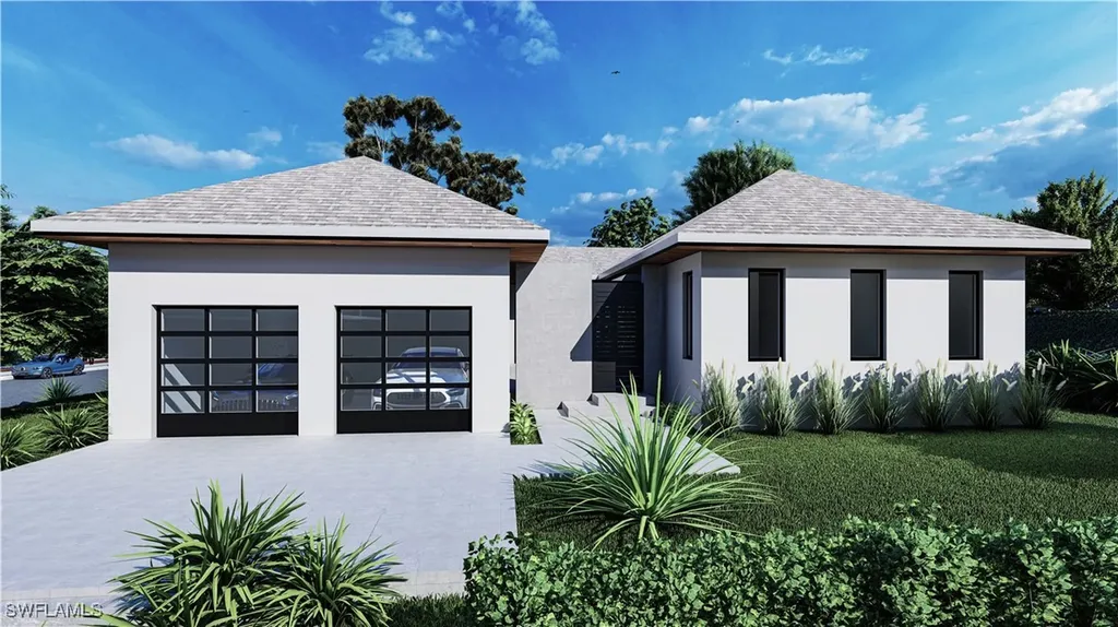 2471 Pine Street Naples FL 34112