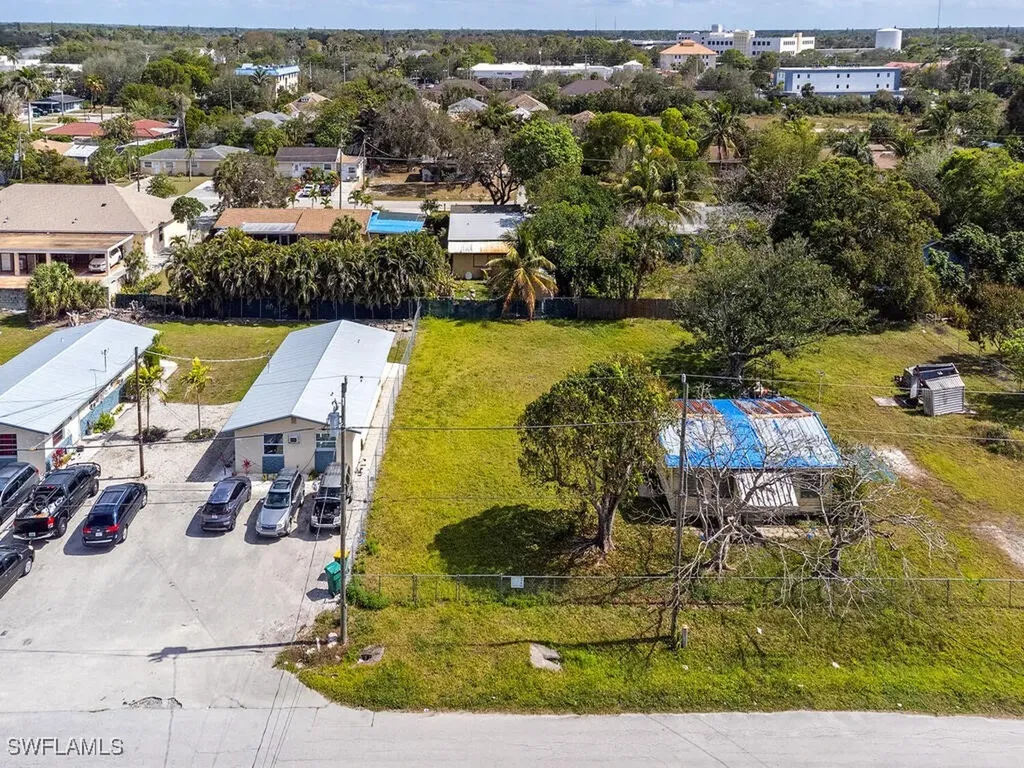 2439 Bayside Street Naples FL 34112