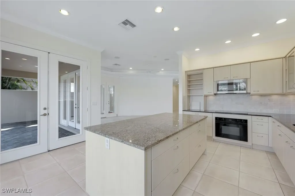 388 Mallory Court Naples FL 34110