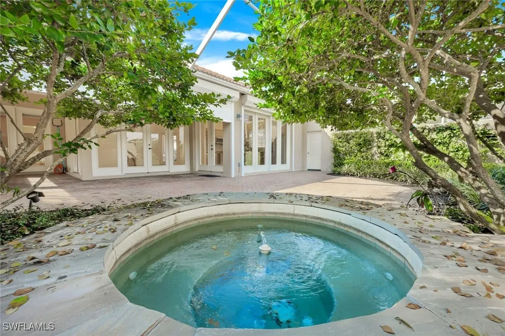 388 Mallory Court Naples FL 34110
