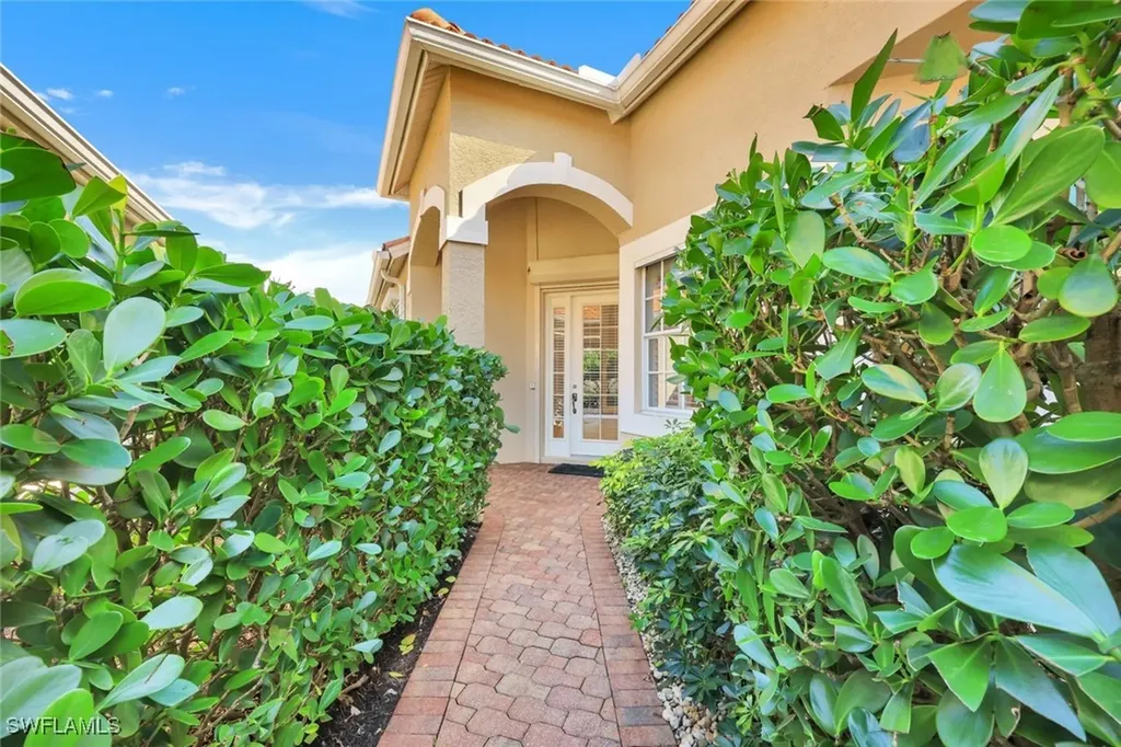 388 Mallory Court Naples FL 34110