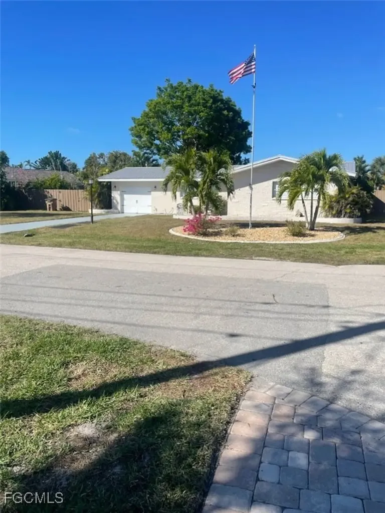 1739 Sandy Circle Cape Coral FL 33904