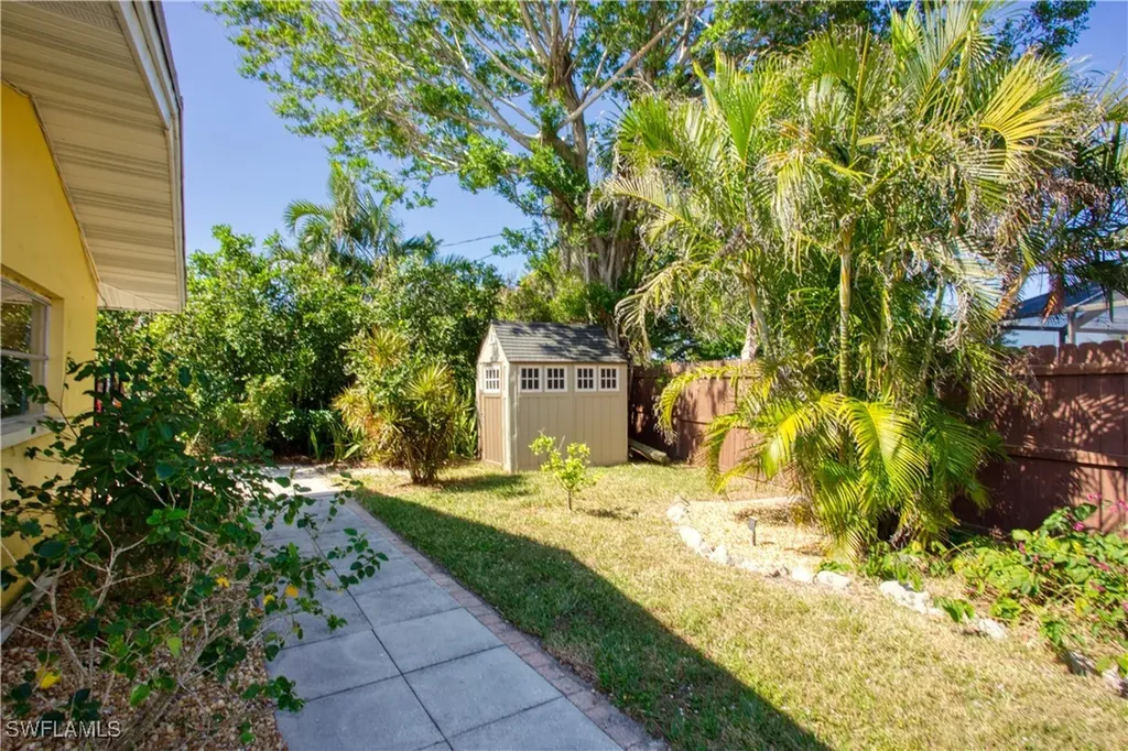 1739 Sandy Circle Cape Coral FL 33904