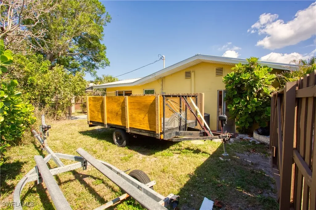 1739 Sandy Circle Cape Coral FL 33904