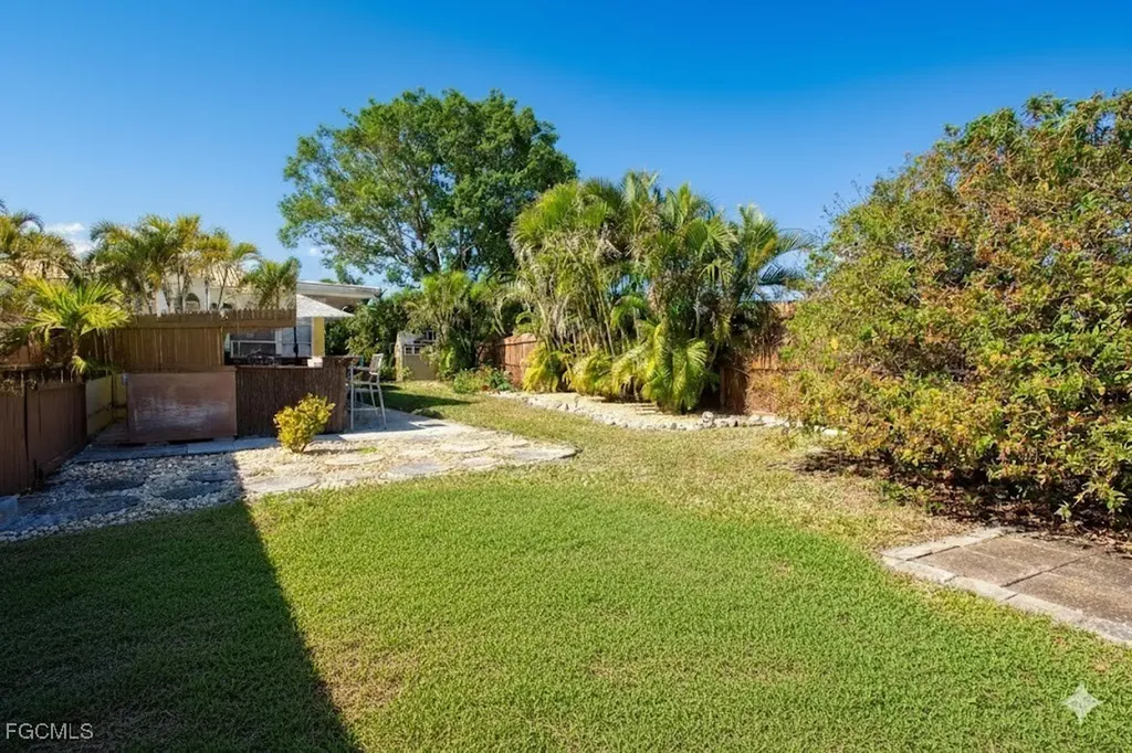 1739 Sandy Circle Cape Coral FL 33904