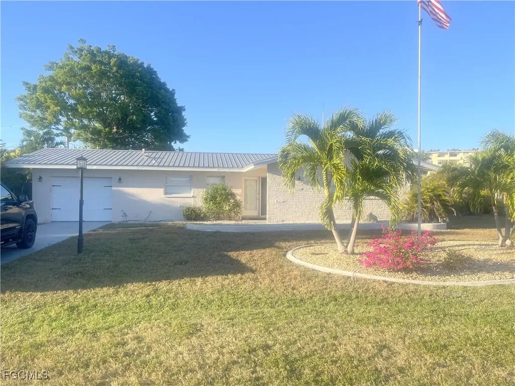 1739 Sandy Circle Cape Coral FL 33904