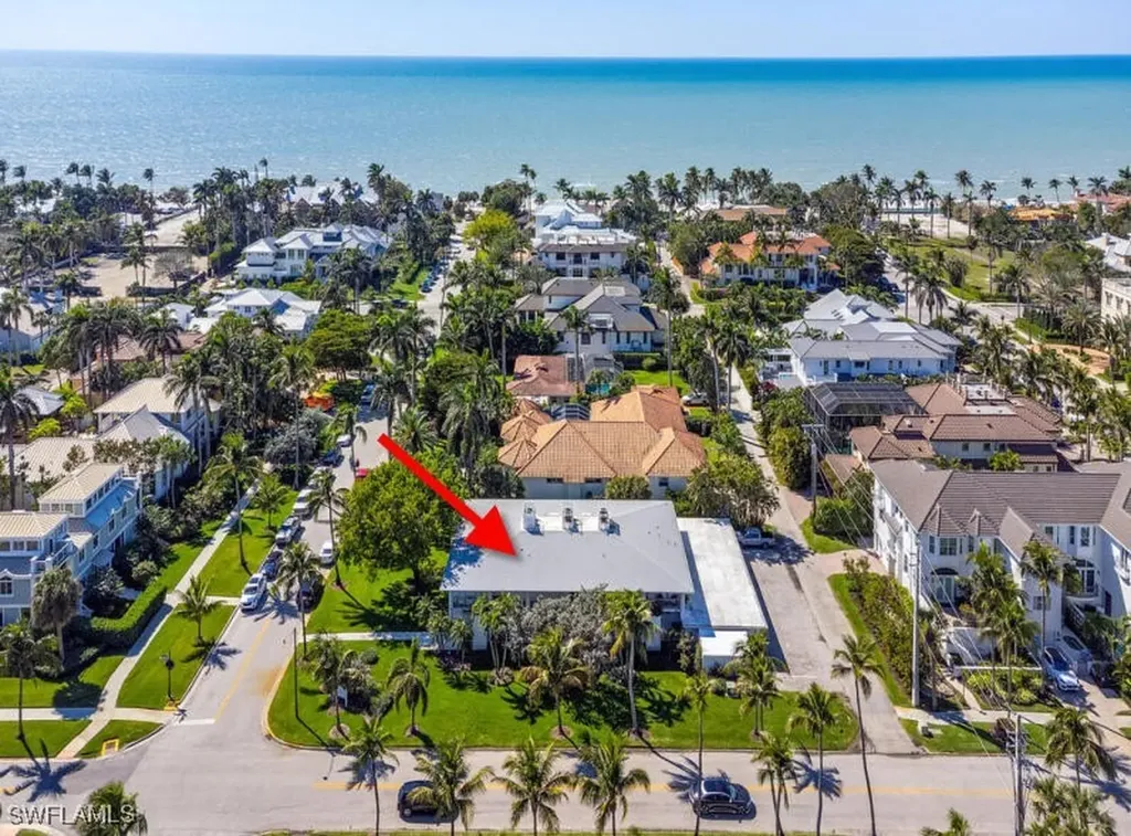 532 2nd Street S Naples FL 34102