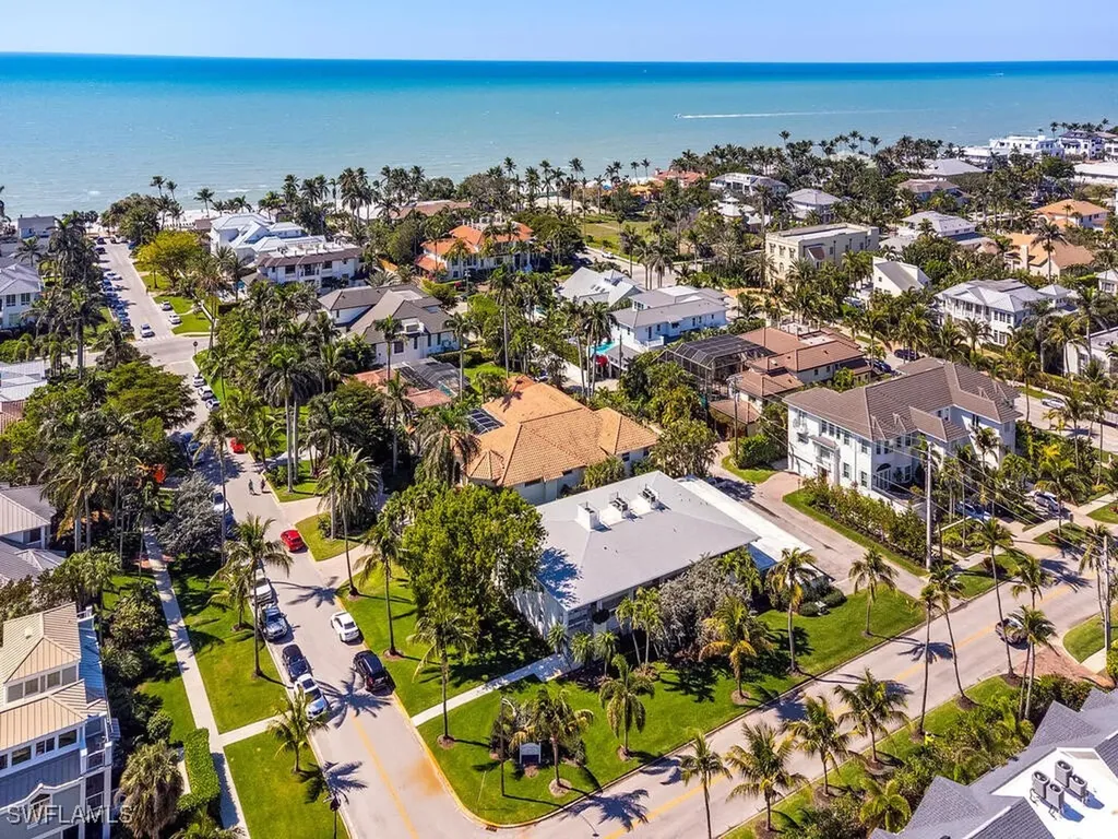 532 2nd Street S Naples FL 34102
