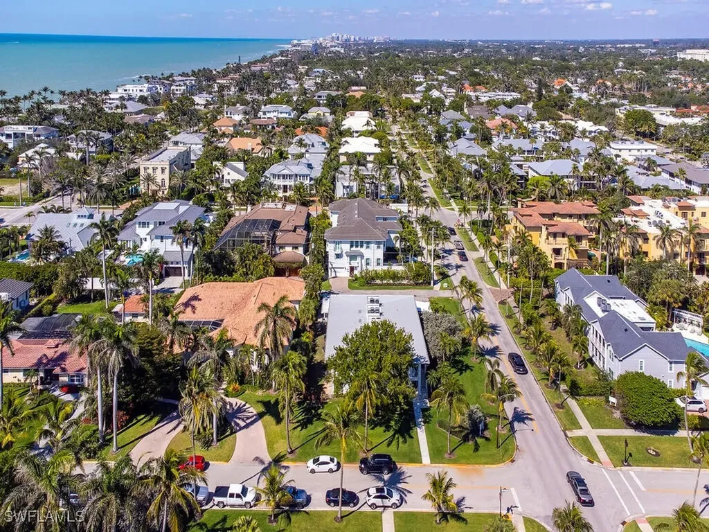 532 2nd Street S Naples FL 34102